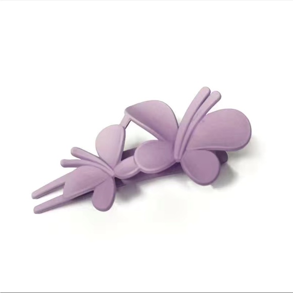 Frosted Butterfly Hair Clip Matte Lilac Color Boho Barrettes Boutique NWT - Picture 2 of 7